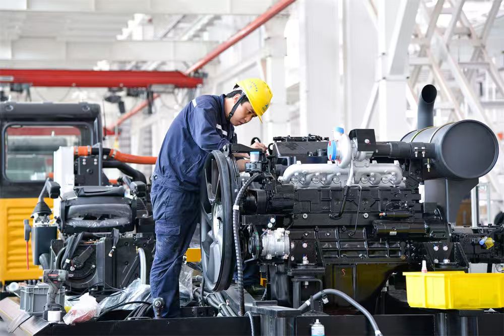 Excavator parts factory